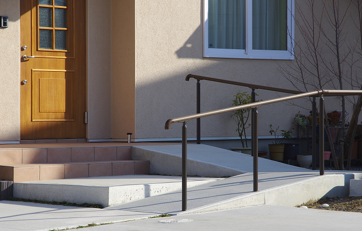 玄関・勝手口へのスロープ設置の施工イメージ